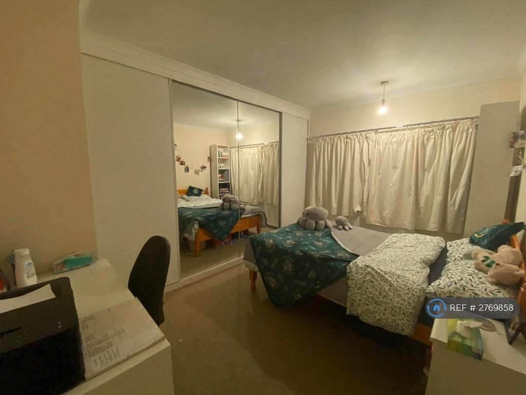 Bedroom 3 Pic 1