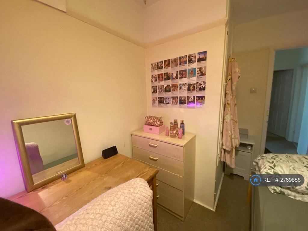 Bedroom 4 Pic 1