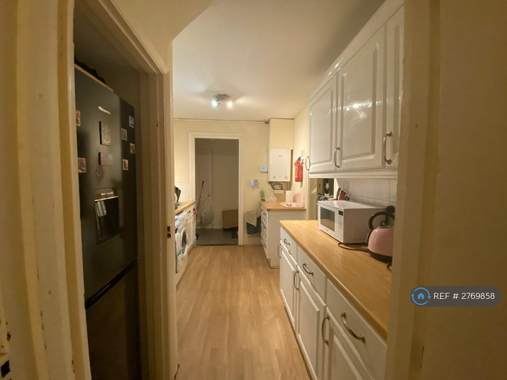 Kitchen Pic 1