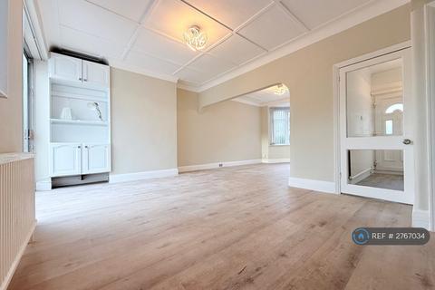 3 bedroom terraced house to rent, Fairfields Crescent, London, NW9