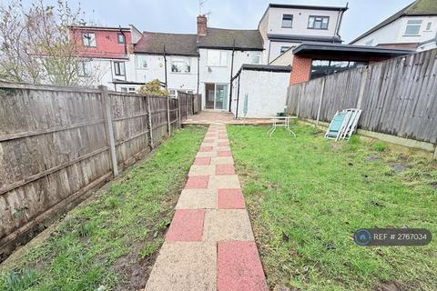 3 bedroom terraced house to rent, Fairfields Crescent, London, NW9
