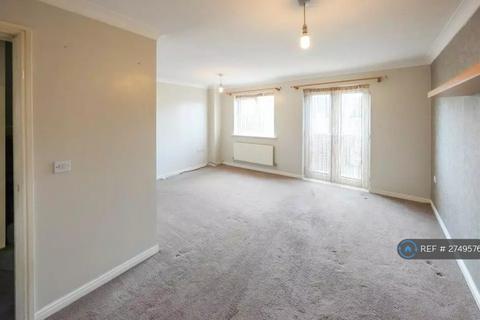 3 bedroom semi-detached house to rent, St Cuthberts Road, Gateshead, NE8