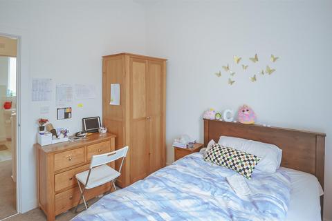 undefined, Bird Close, Birmingham, B12