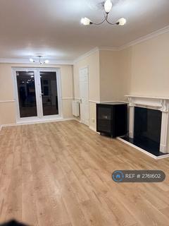 3 bedroom semi-detached house to rent, Pield Heath Road, Uxbridge, UB8