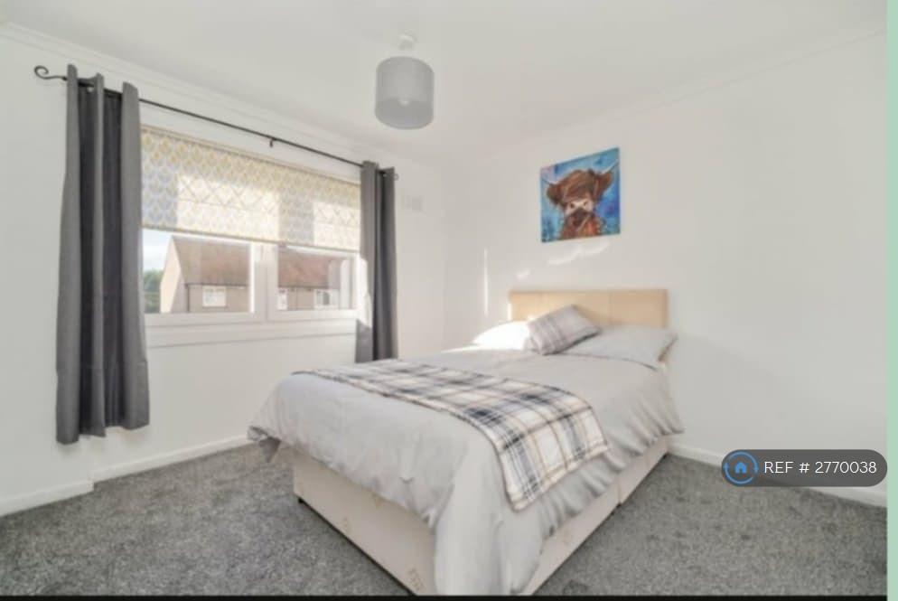 Front Bedroom (Double)