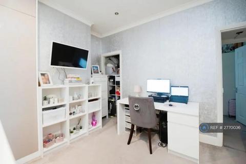 undefined, Richmond Road, Grays, RM17