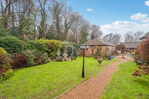 undefined, Roughwood Lane, Chalfont St. Giles HP8