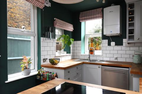 2 bedroom flat for sale, Kilmorie Road, Forest Hill, London, SE23 2SP