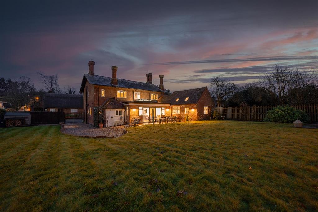 Jasmine Cottage - Creative House Studio 01823.jpg