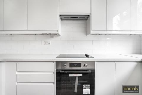2 bedroom maisonette for sale, The Spinney, Wembley