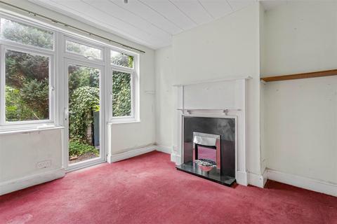 3 bedroom terraced house for sale, Twickenham Gardens, Greenford