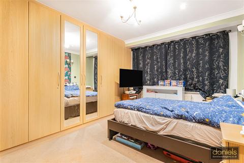 3 bedroom semi-detached house for sale, Abbotts Drive, Wembley
