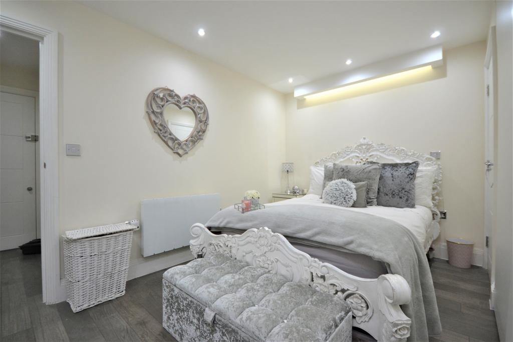 Bedroom (2)