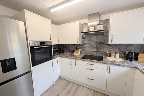 2 bedroom end of terrace house for sale, Robert Dukeson Avenue, Newark