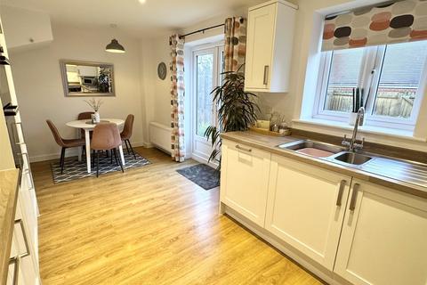 3 bedroom end of terrace house for sale, Fisher Court, Somerset TA20