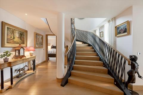 4 bedroom flat for sale, Manresa Road, London, SW3