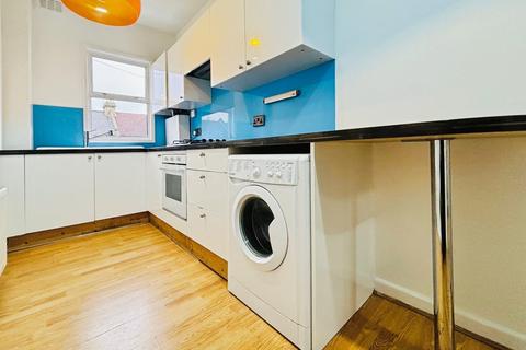1 bedroom apartment to rent, Ringstead Road, London SE6