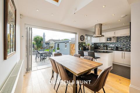 undefined, Maida Avenue, Chingford, E4