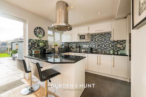 undefined, Maida Avenue, Chingford, E4