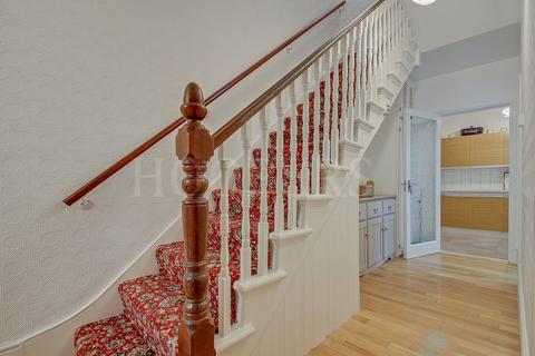 4 bedroom terraced house for sale, Mora Road, London, NW2