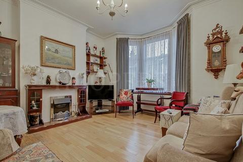 4 bedroom terraced house for sale, Mora Road, London, NW2