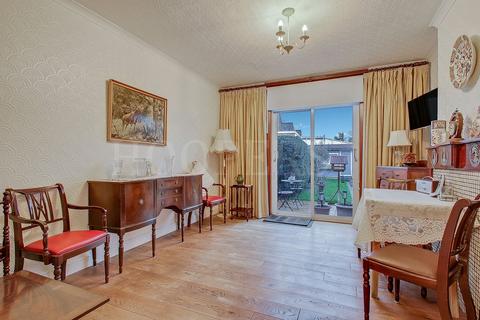 4 bedroom terraced house for sale, Mora Road, London, NW2