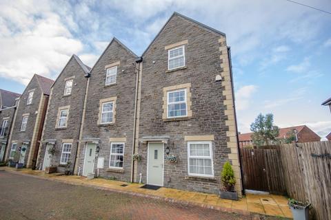 Richmond Grove, Mangotsfield, Bristol, BS16 9AN
