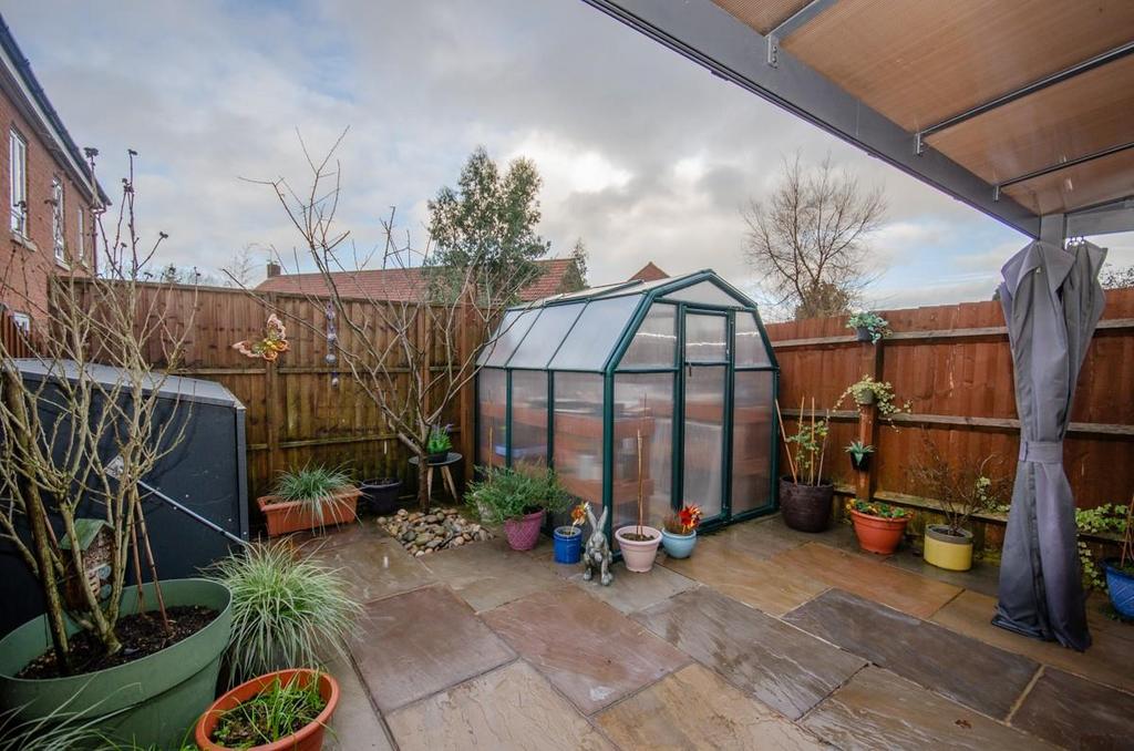 Rear garden pic 2.jpg