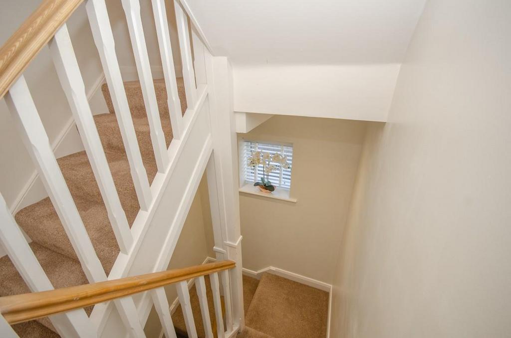 First floor landing pic 2.jpg