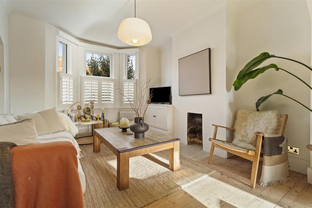154 Lyndhurst Road-004.JPG