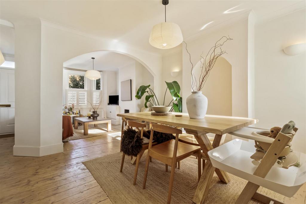 154 Lyndhurst Road-006.JPG