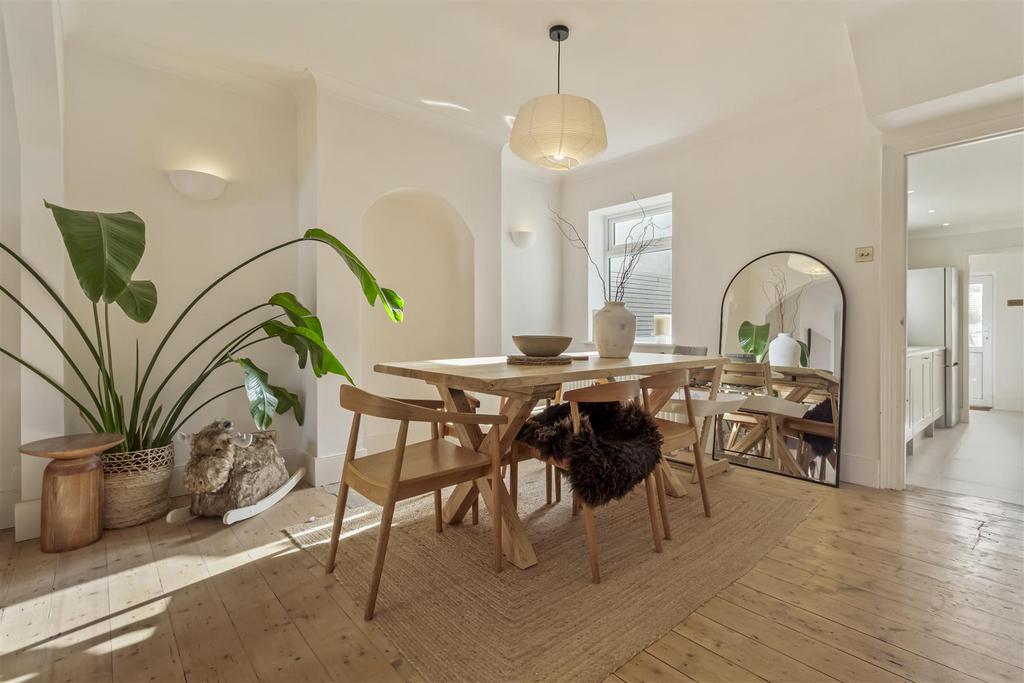 154 Lyndhurst Road-003.JPG