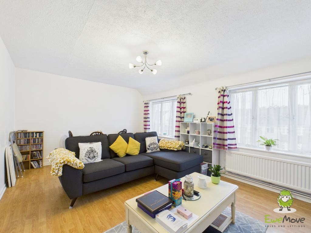 Ewe Move Basingstoke Upton Crescent Living Room