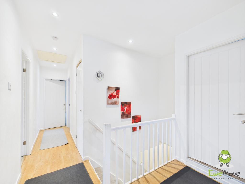 Ewe Move Basingstoke Upton Crescent Landing