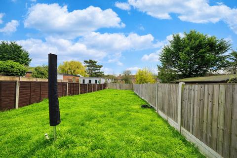 2 bedroom terraced house for sale, Huntsman Road, Hainault, IG6