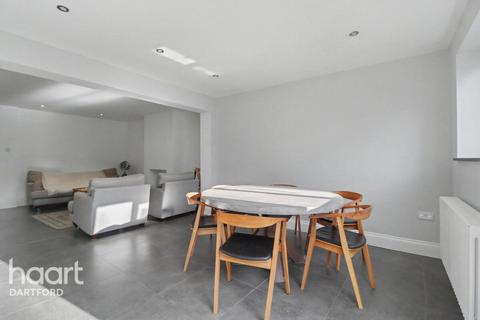 4 bedroom semi-detached bungalow for sale, Summerhouse Drive, Dartford