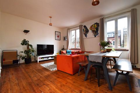 2 bedroom maisonette for sale, Lordship Lane, London, SE22