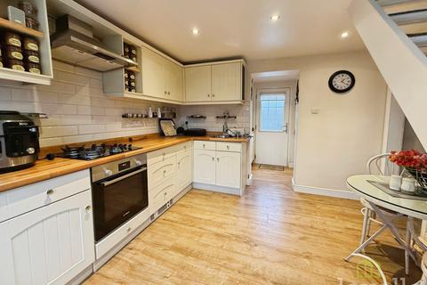 2 bedroom terraced house for sale, Fountain Hill, Walkeringham DN10