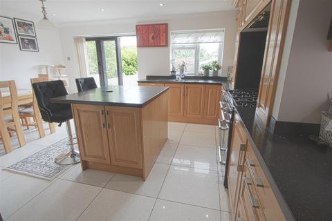 undefined, Dedham Close, Billericay CM11