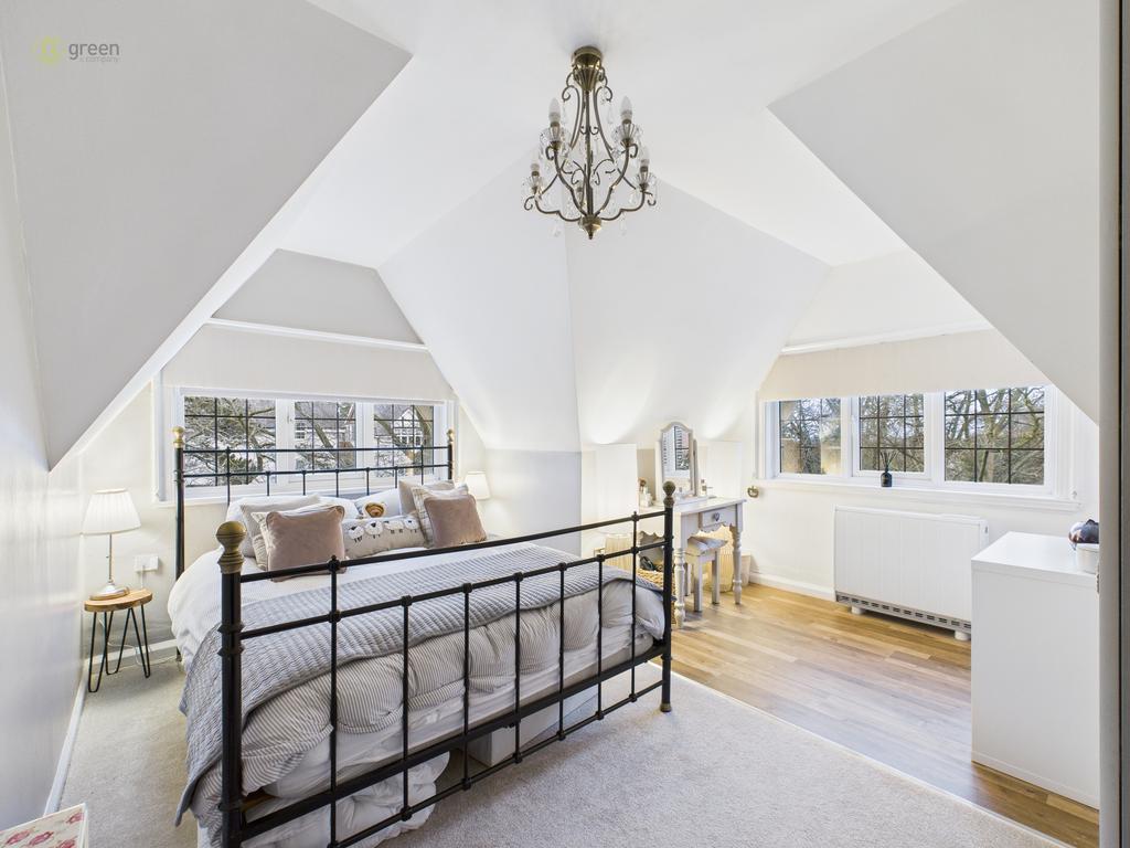 Cam03830g0pr0255still002