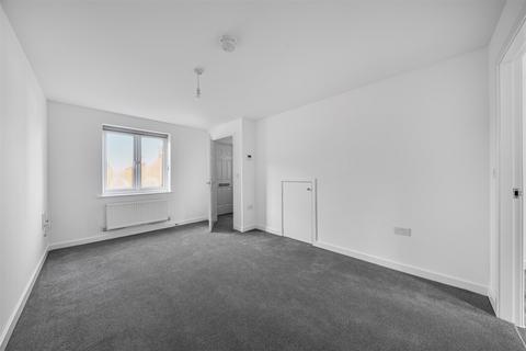 3 bedroom semi-detached house to rent, Pear Tree Court, WF11