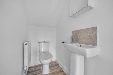 3 bedroom semi-detached house to rent, Pear Tree Court, WF11