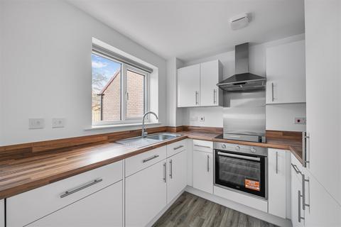 3 bedroom semi-detached house to rent, Pear Tree Court, WF11