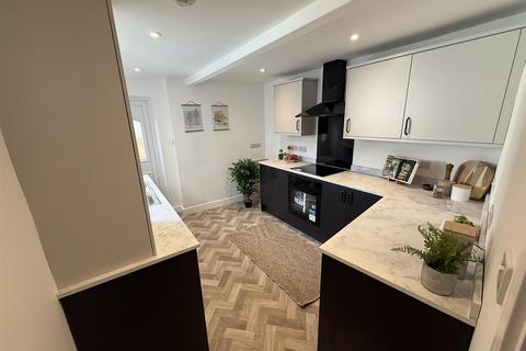3 bedroom house for sale, Combe Street, Chard
