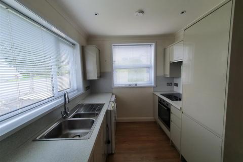 2 bedroom semi-detached bungalow to rent, Truro