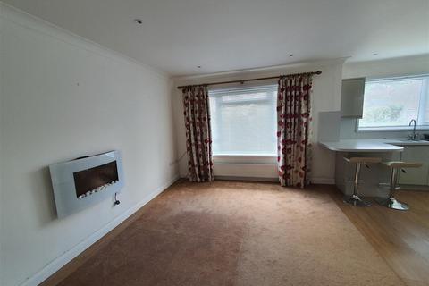 2 bedroom semi-detached bungalow to rent, Truro