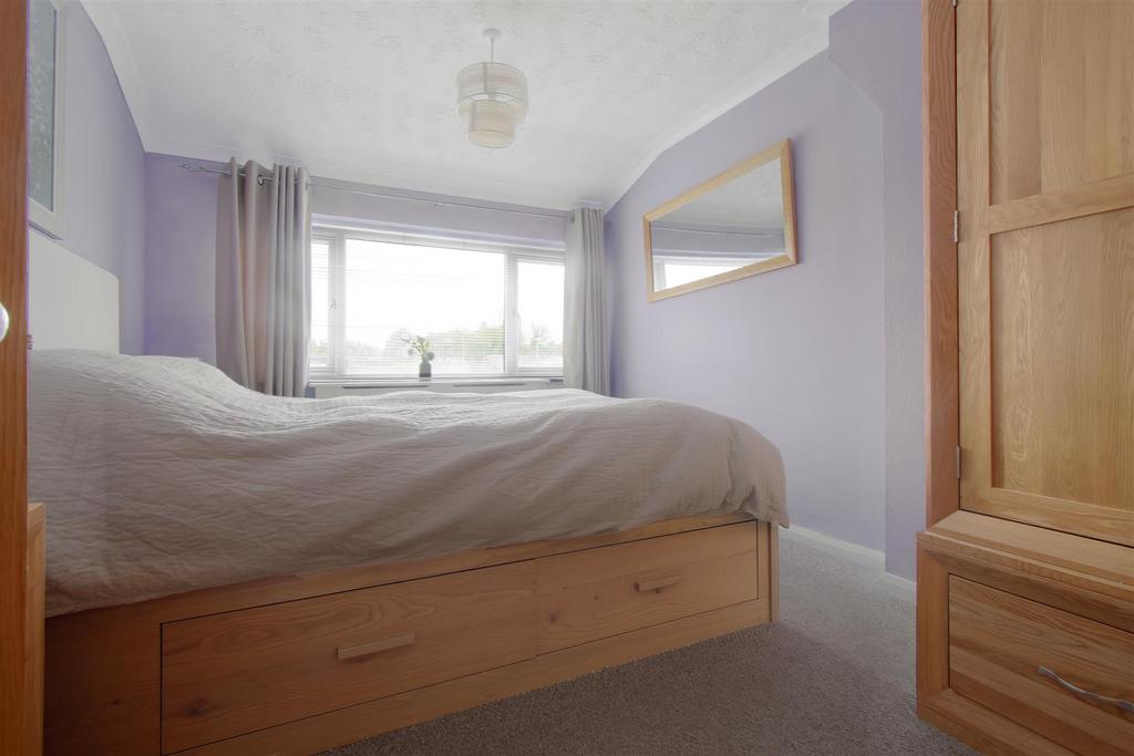 Bedroom 1.JPG