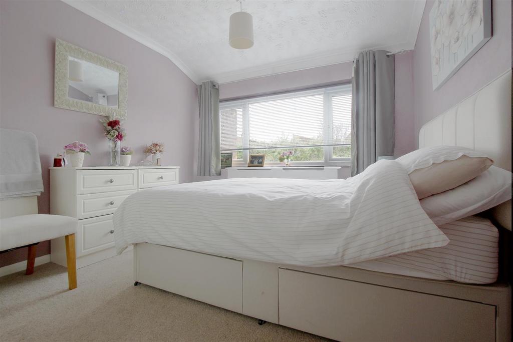 Bedroom 2.JPG