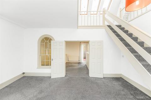 1 bedroom flat to rent, Forest Road, Walthamstow, E17