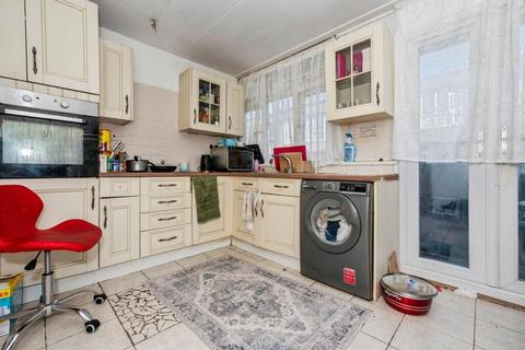 undefined, Mangold Way, Erith, DA18